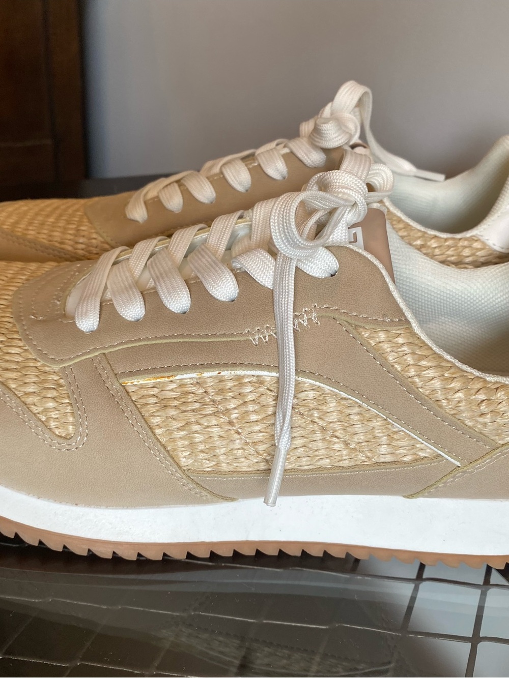 Steve Madden Beige and White Women's Sneakers